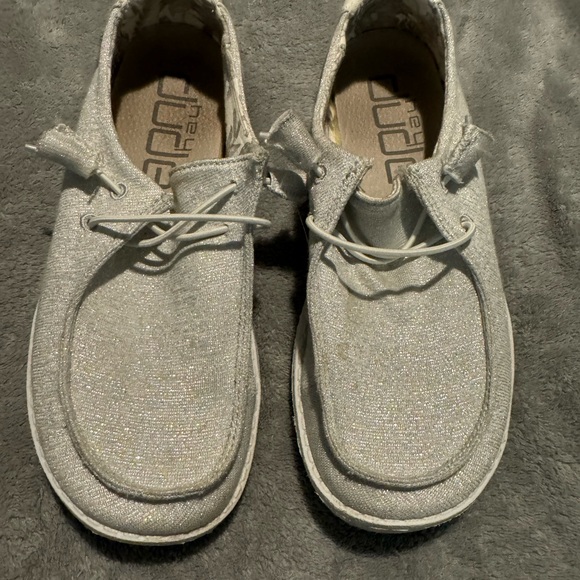 Well Worn Silver Sparkly Hey Dudes Size 7 - Picture 1 of 4